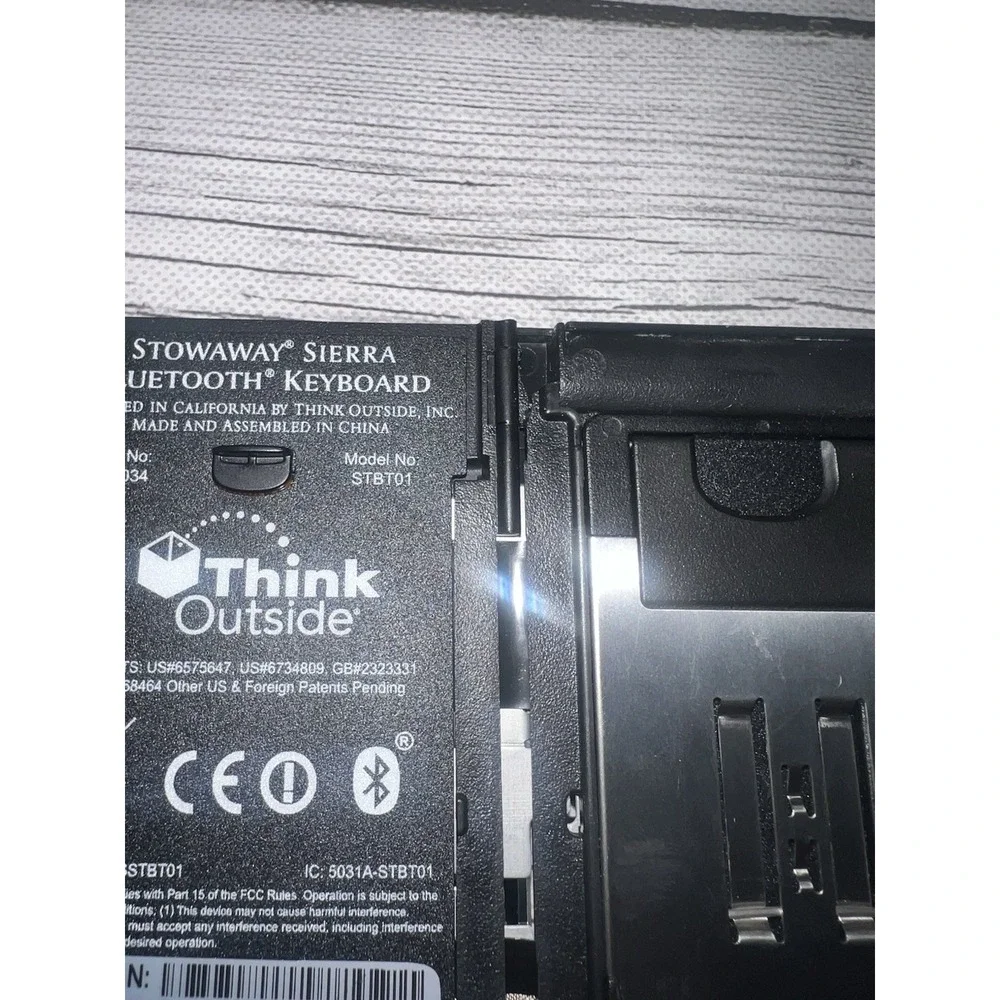Think Outside Stowaway Sierra Bluetooth Folding Keyboard STBT01 READ